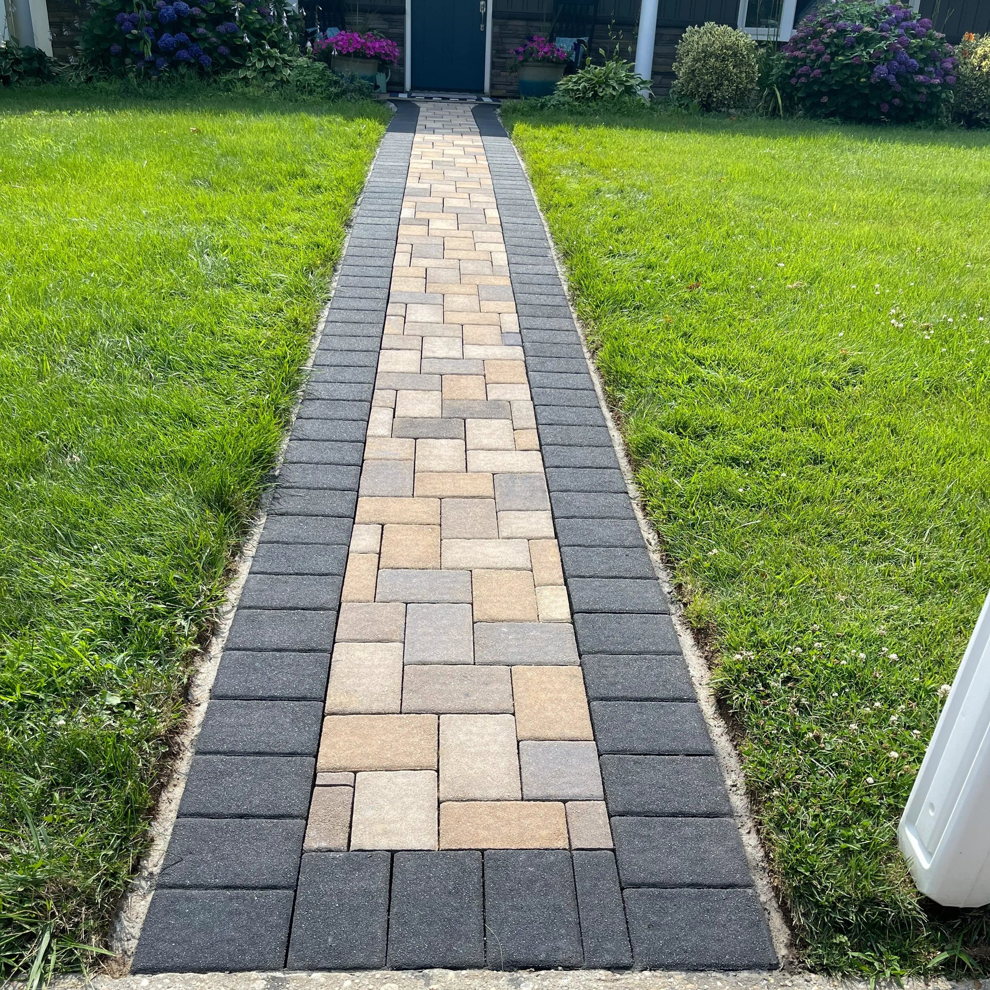 Michael_Garrant_-_After_-_Portico_-_Khaki_Charcoal_Silver_gray_Buff Michael_Garrant_-_After_-_Portico_-_Khaki_Charcoal_Silver_gray_Buff