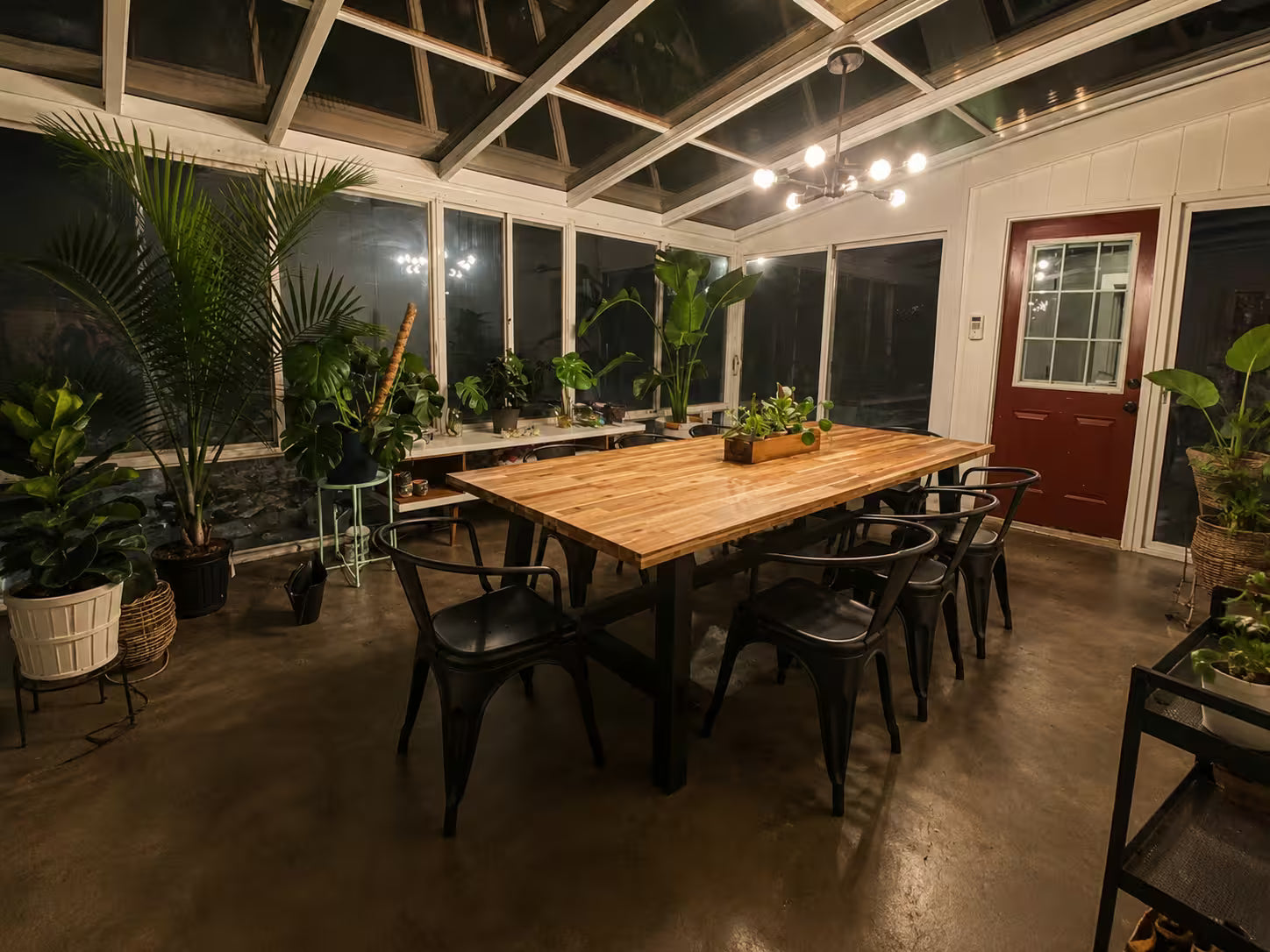 Cozy_indoor_garden_dining_room_stormy_gray_vibrance_dye