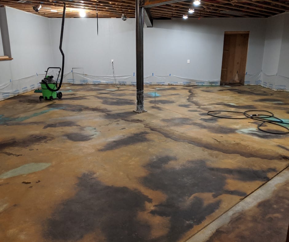 Neutralized and dry acid stained concrete floor