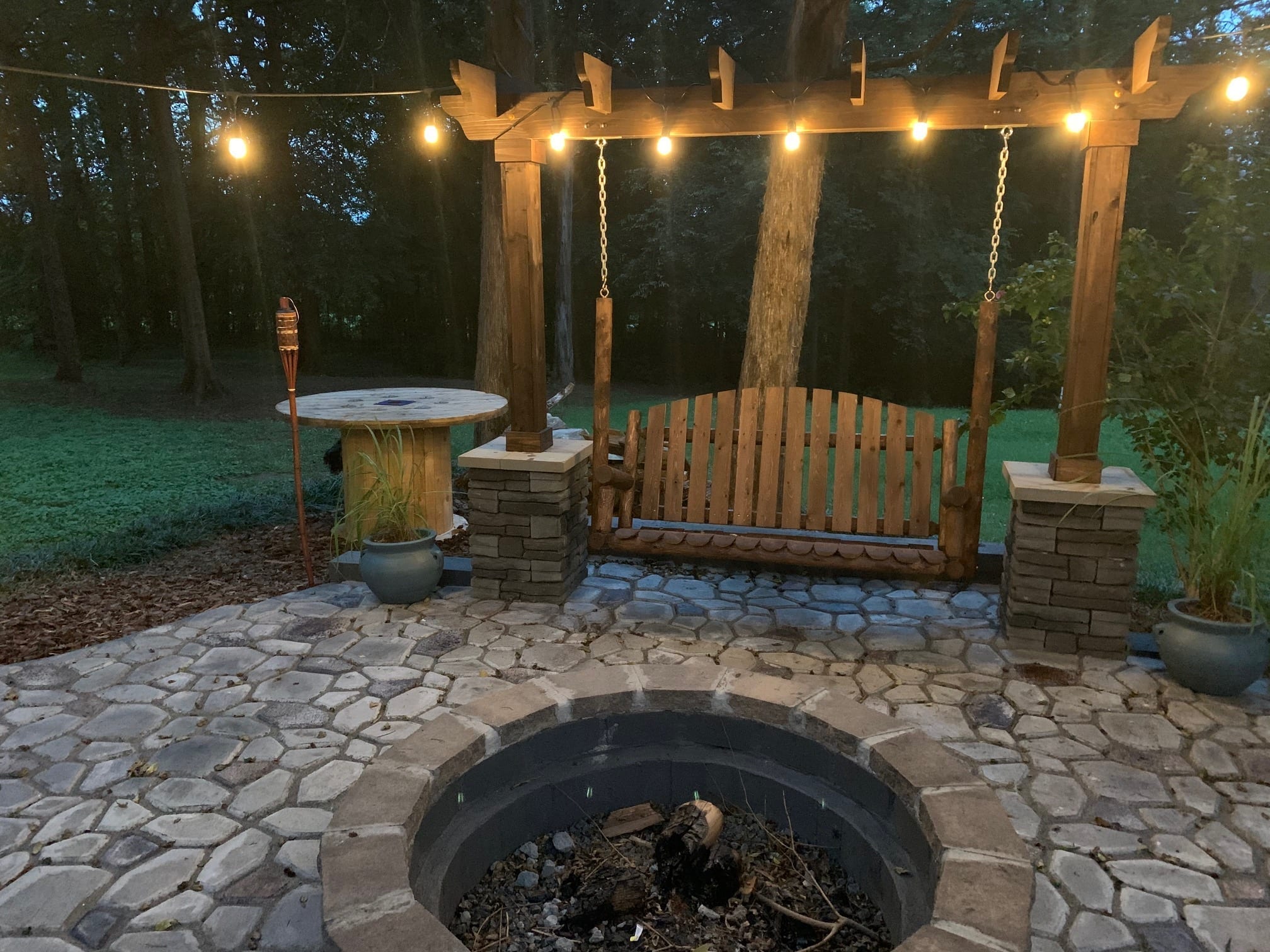 circular patios with concrete pavers