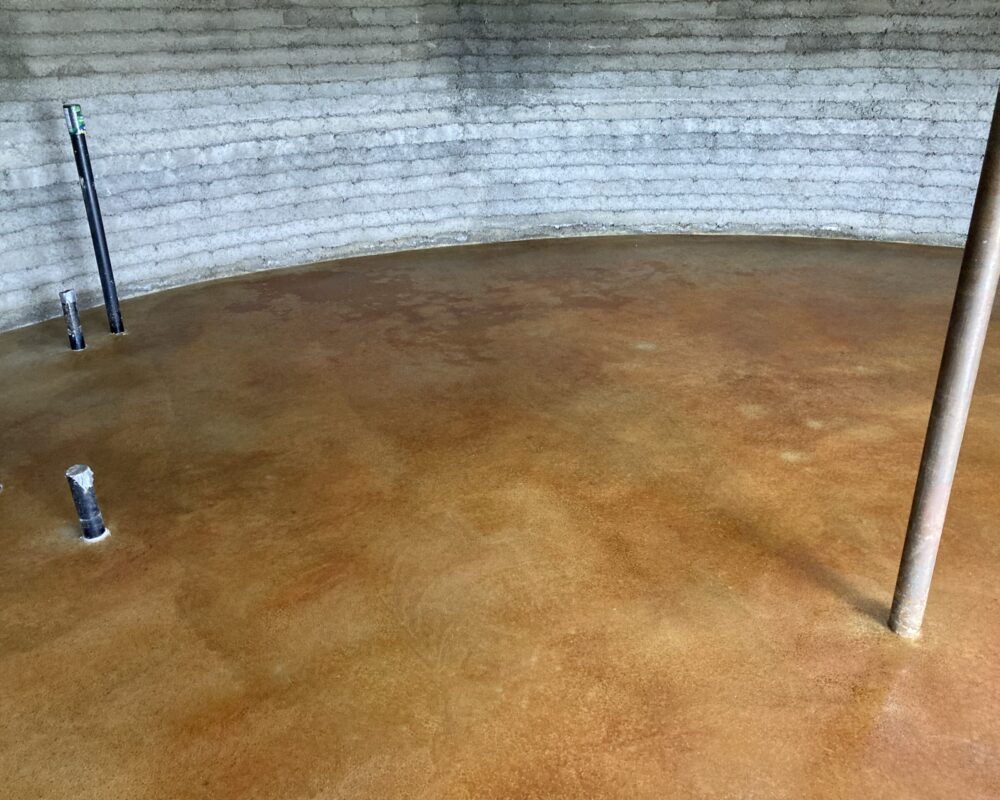Image of the concrete floor after sealer application