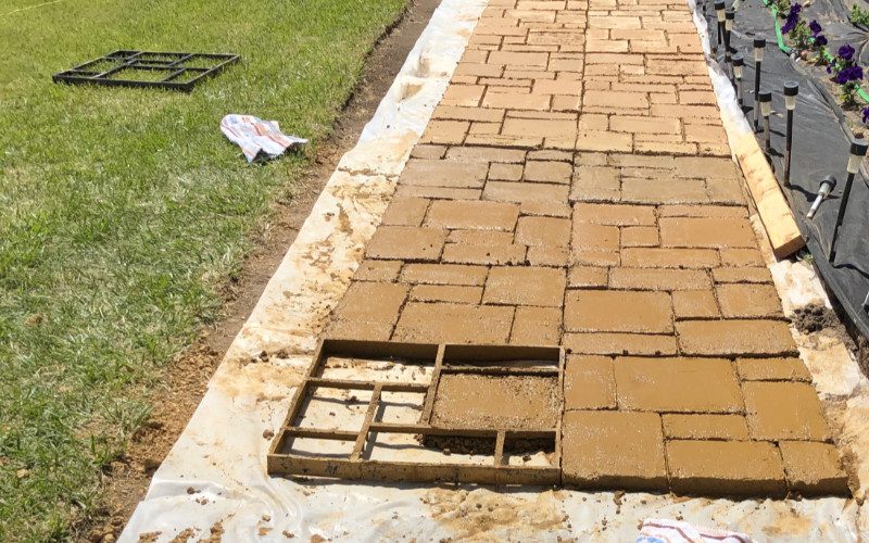 Quikrete WalkMaker Pavers