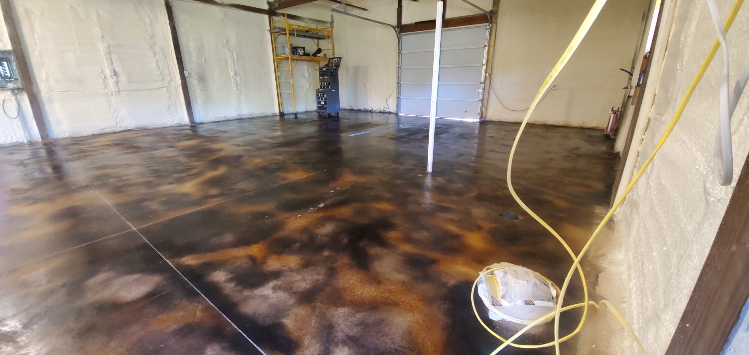 Desert Amber and Black EverStain Acid Stains on Pole Barn Concrete Floor