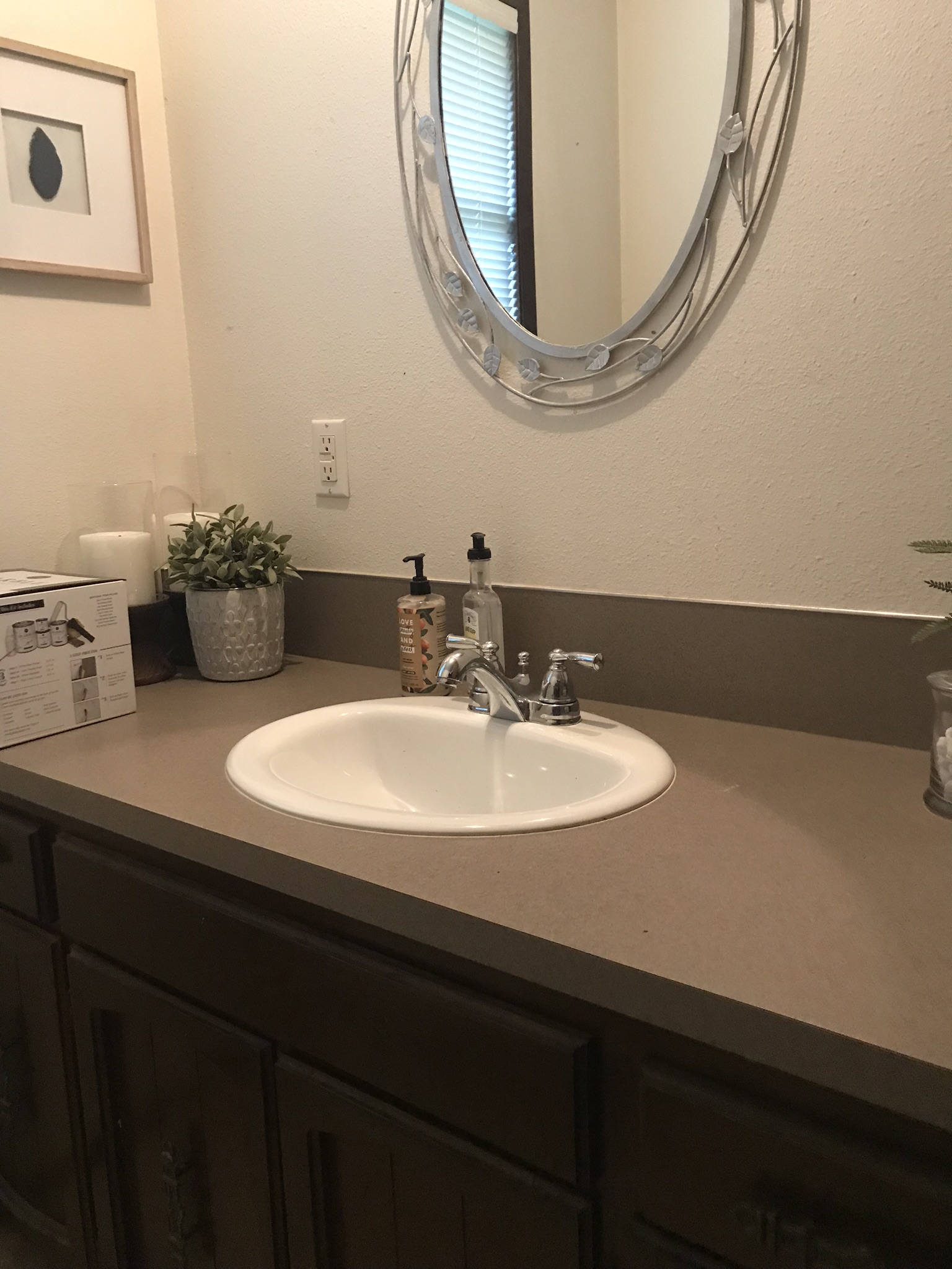 Formica bathroom countertop