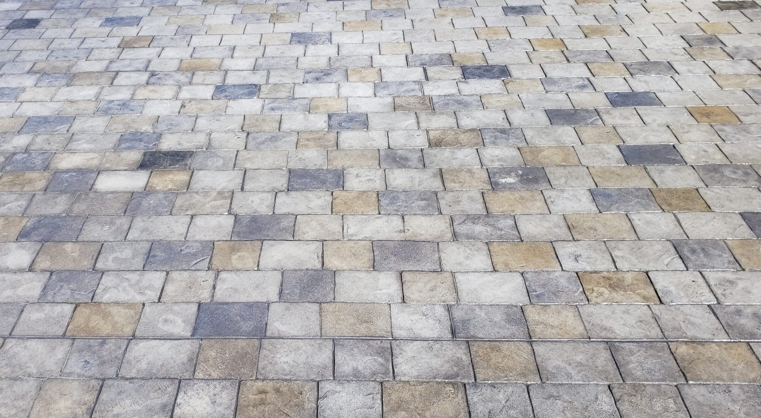 Portico - Charcoal, Silver Gray, Tweed Patio Pavers Stained