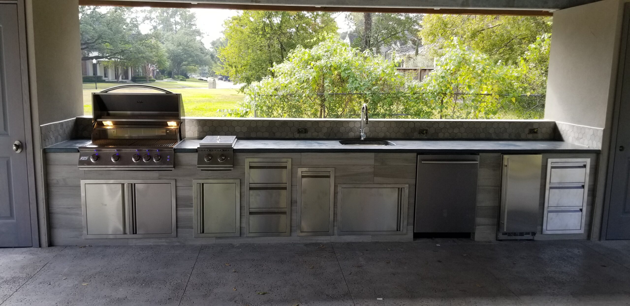 Black & Light Slate Vibrance Dye on Concrete Countertop