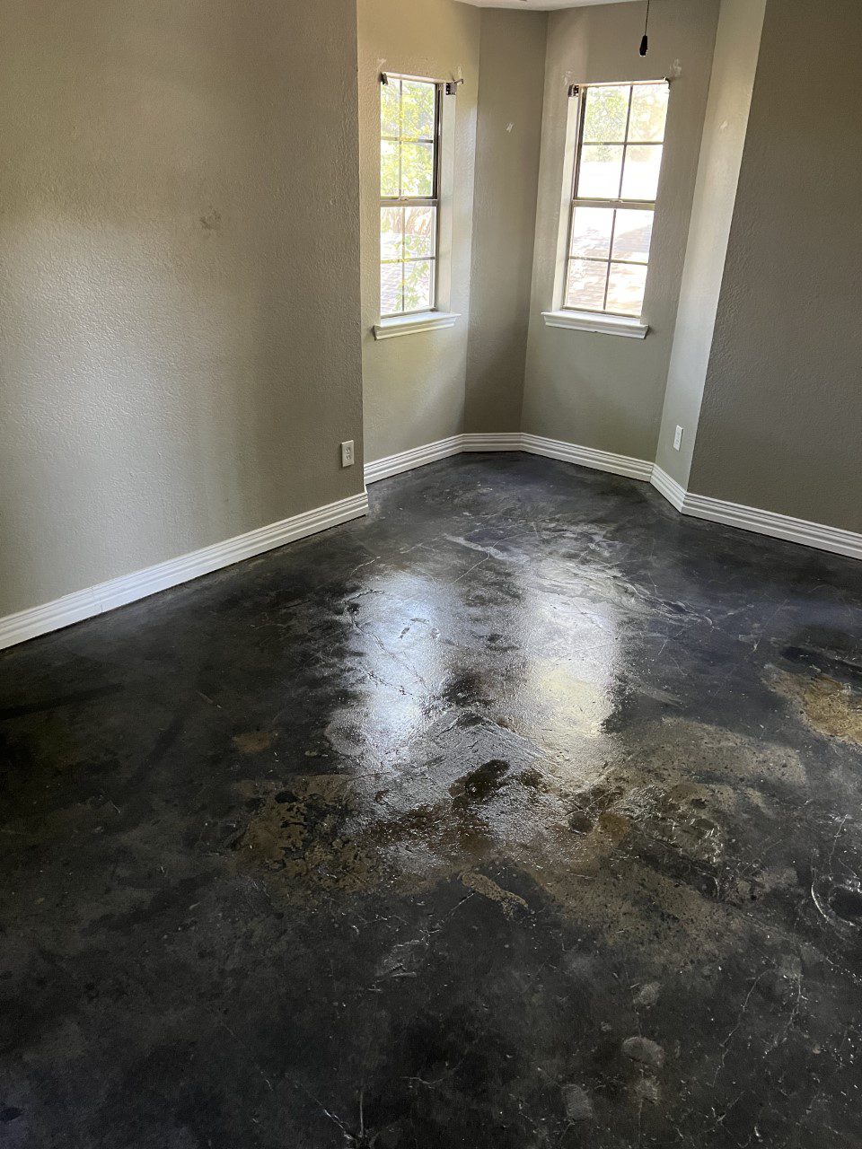 Stain Concrete Floor Black And White - Home Alqu