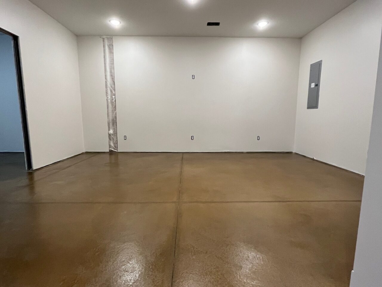 The concrete floor after the application of the sealer.